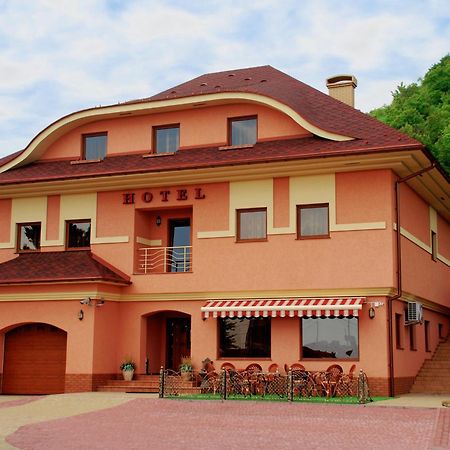 Hotel Magnat Mukatschewo Exterior foto